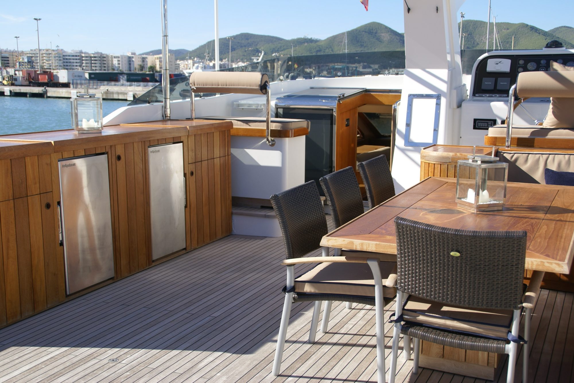 Amanzi yacht for sale