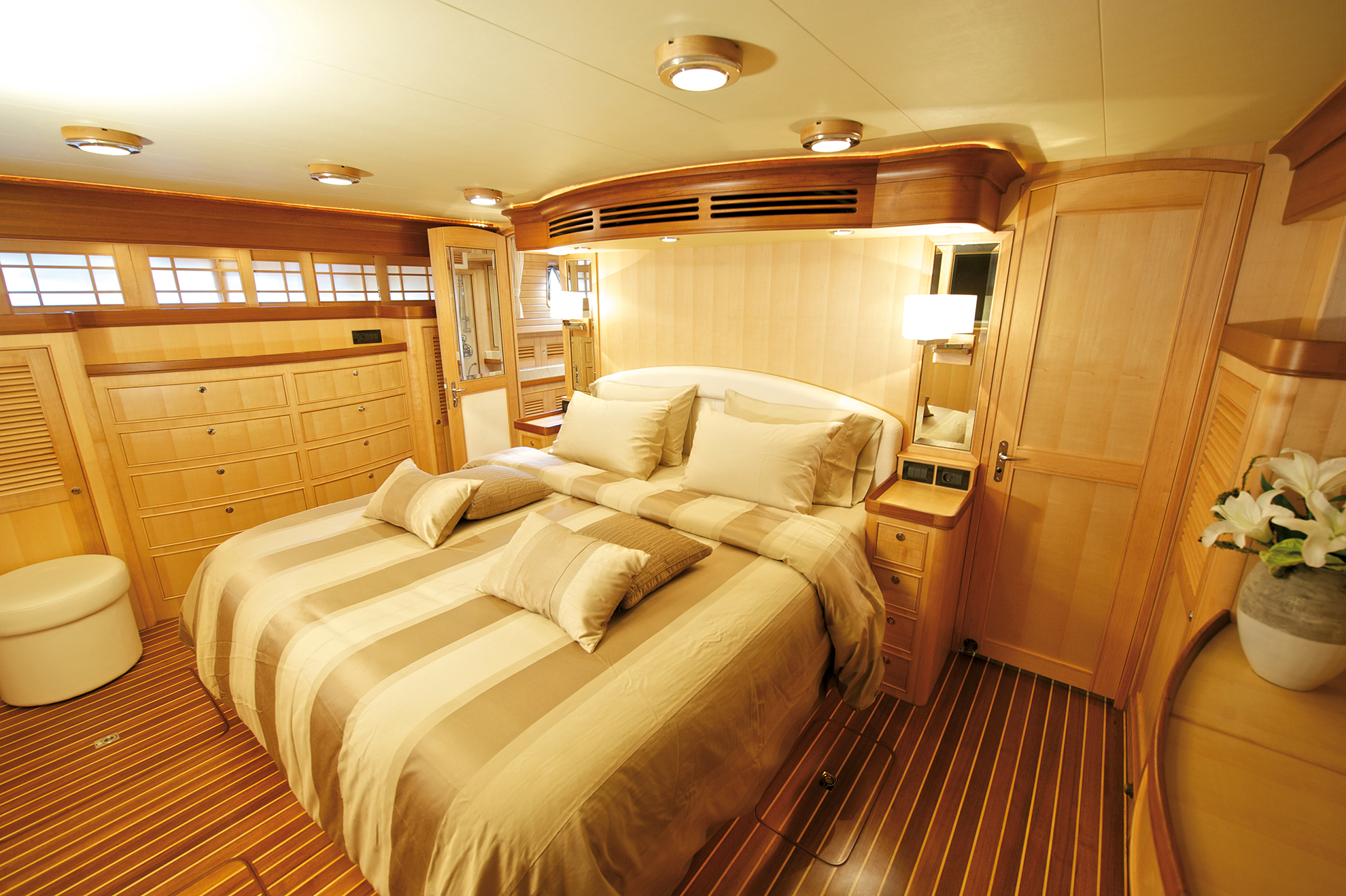 M/Y MISS KULANI for charter with SuperYachtsMonaco