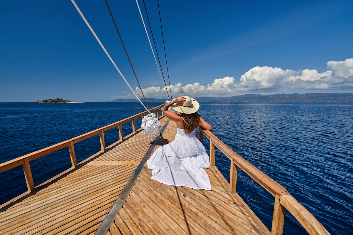 Motor Yacht ORACLE for Charter with SuperYachtsMonaco