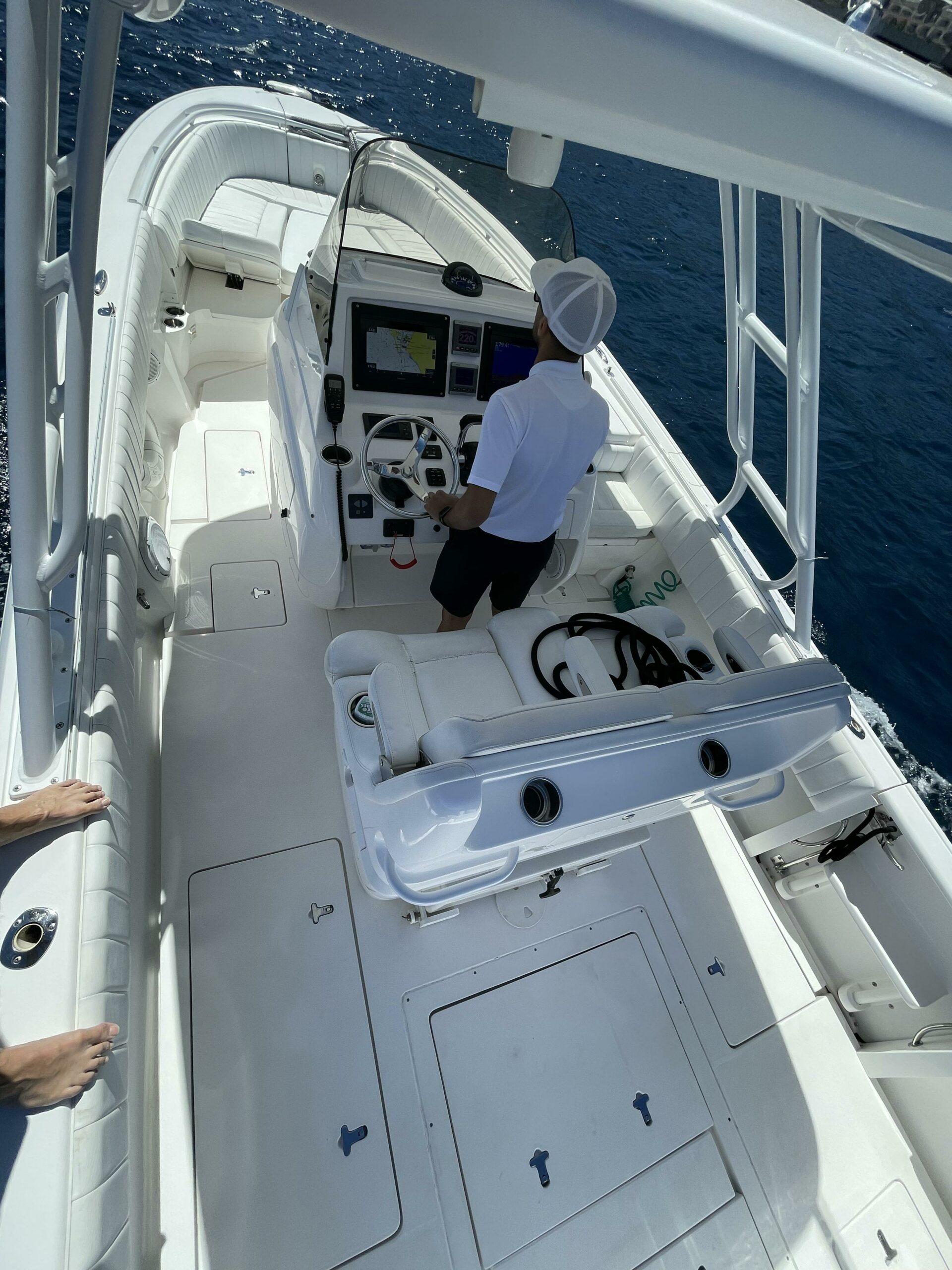 Yacht INTREPID 327 for Sale with SuperYachtsMonaco