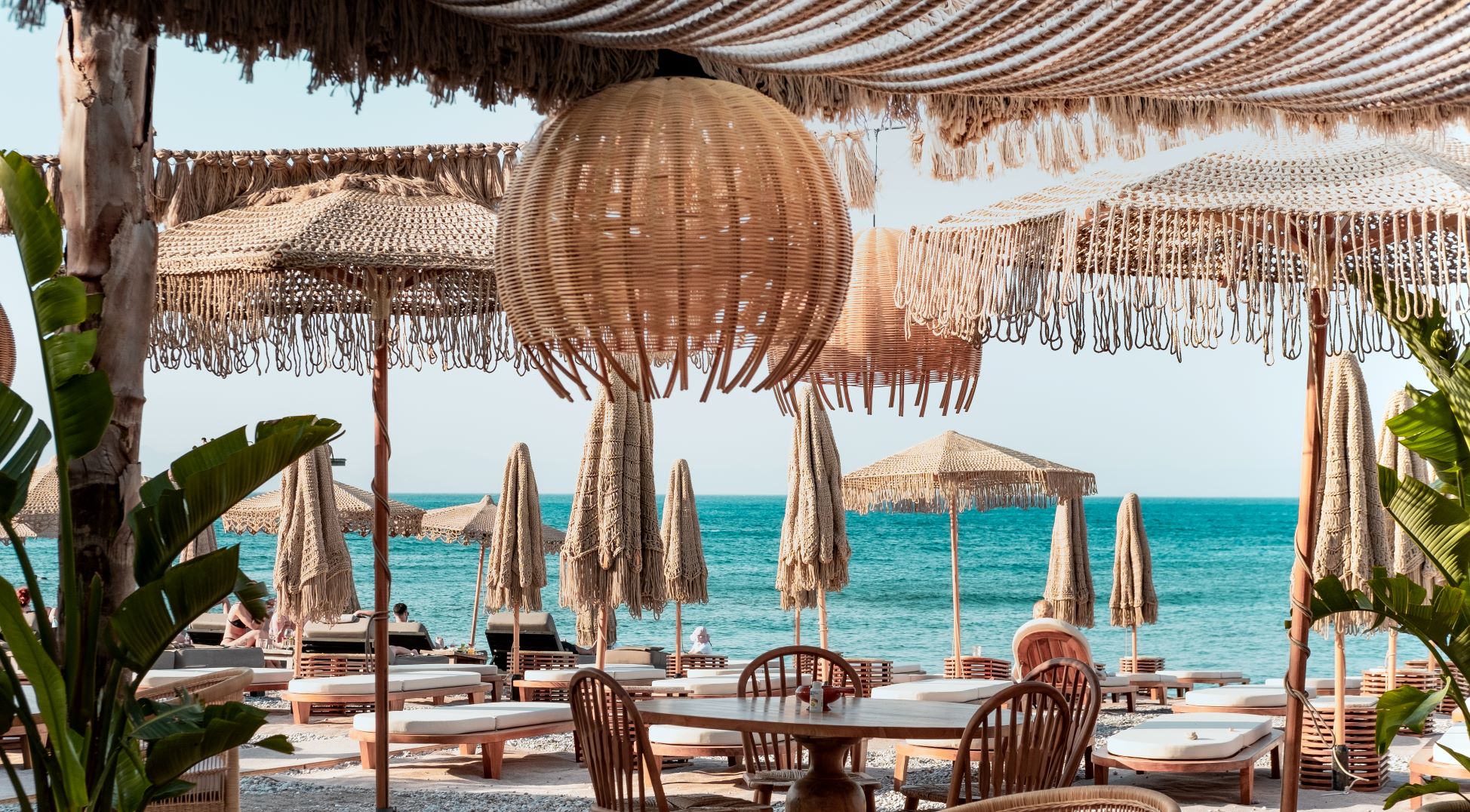 Best French Riviera Beach Clubs, French Riviera restaurants only accessible by yacht
